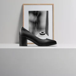 Freva 55 Court Black Leather
