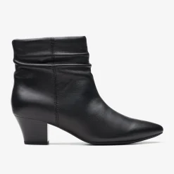 Teresa Skip Black Leather