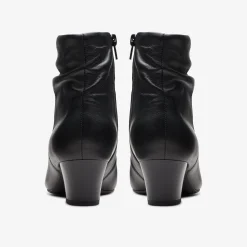 Teresa Skip Black Leather
